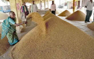 <b>KARNATAKA FARMERS EARN 138% BY DIRECT SALE VIA E-TRADING</b>